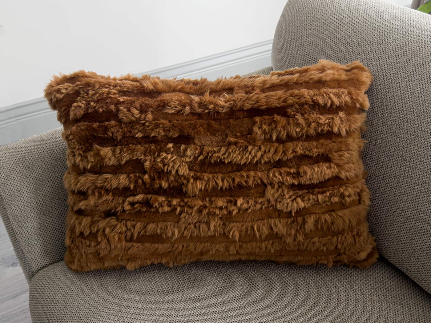 sheepskin-cushion-aspen-16x24-40x60-cm